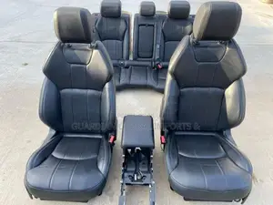 Range Rover Evoque Black leather bucket seats