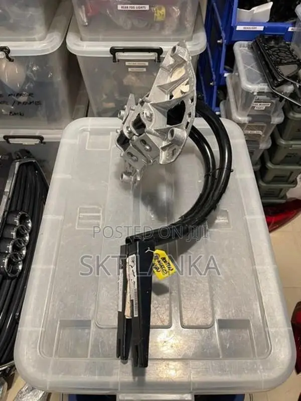 Genuine Mercedes C Class C200 2019 Dicky Bootlid Hinges