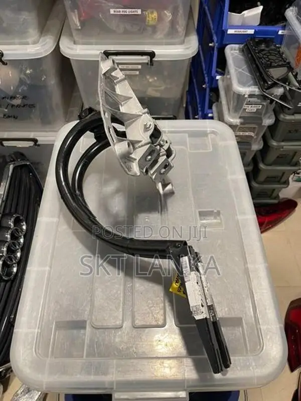 Genuine Mercedes C Class C200 2019 Dicky Bootlid Hinges