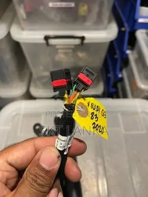 Genuine Audi Q3 2020 Tailgate Dicky Electric Door Shocks