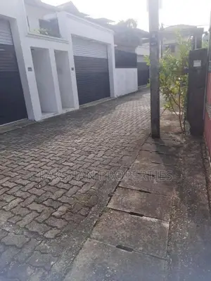Land For Sale In Boralesgamuwa Lake Road