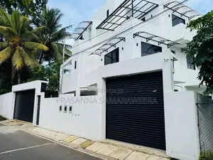Brand New Modern 3 Story House-piliyandala