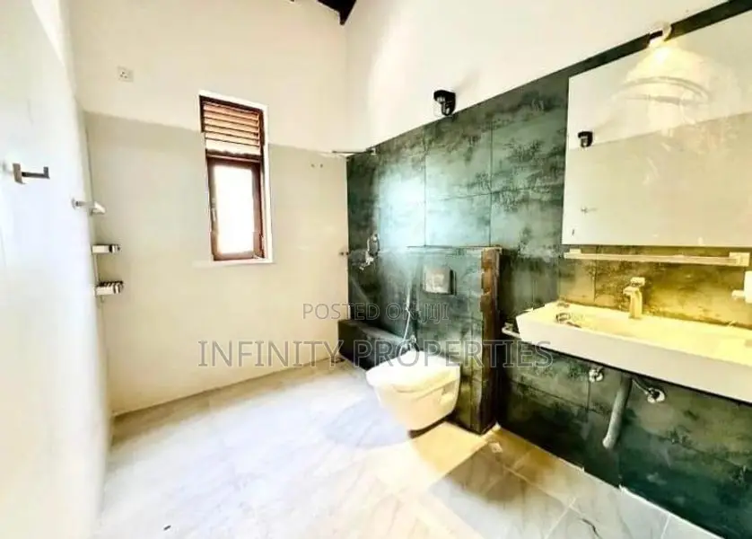 (AFA775) 02 Story House With 7.5 P Sale At Madiwela Kotte