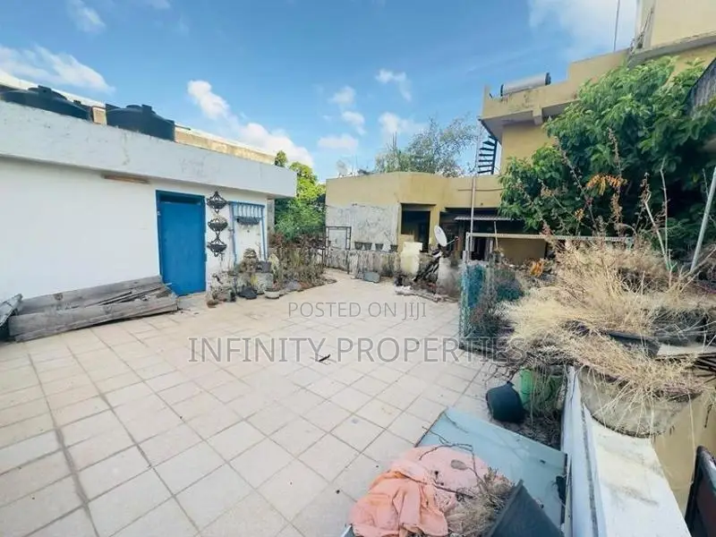 (AFA761) 22.55 P Land For Sale At Facing 20 Feet Carpet Rd Colombo 04