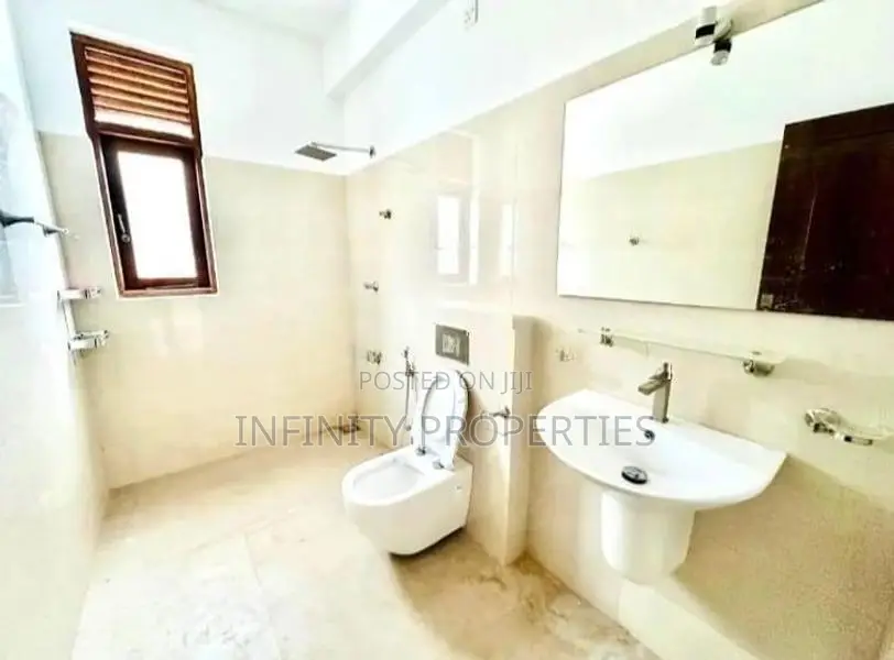 (AFA775) 02 Story House With 7.5 P Sale At Madiwela Kotte