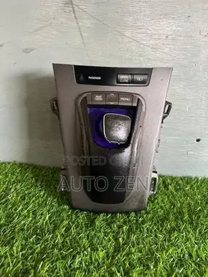 Lexus Hs250h navigation control unit