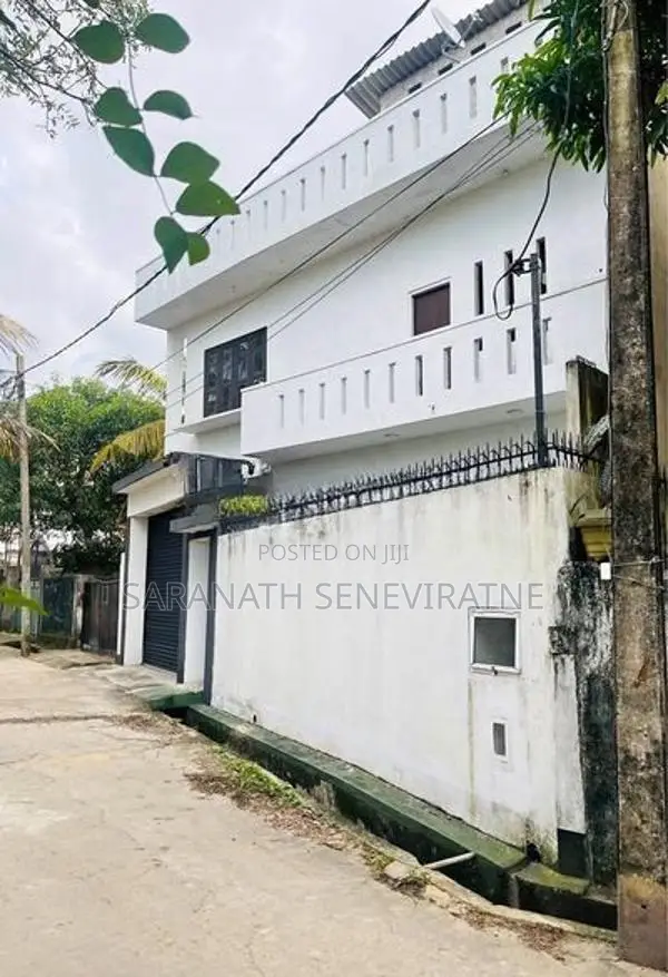 Modern 2-Story House in Ratmalana
