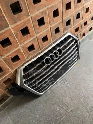 Audi Q7 2017 Front Bumper Main Grill