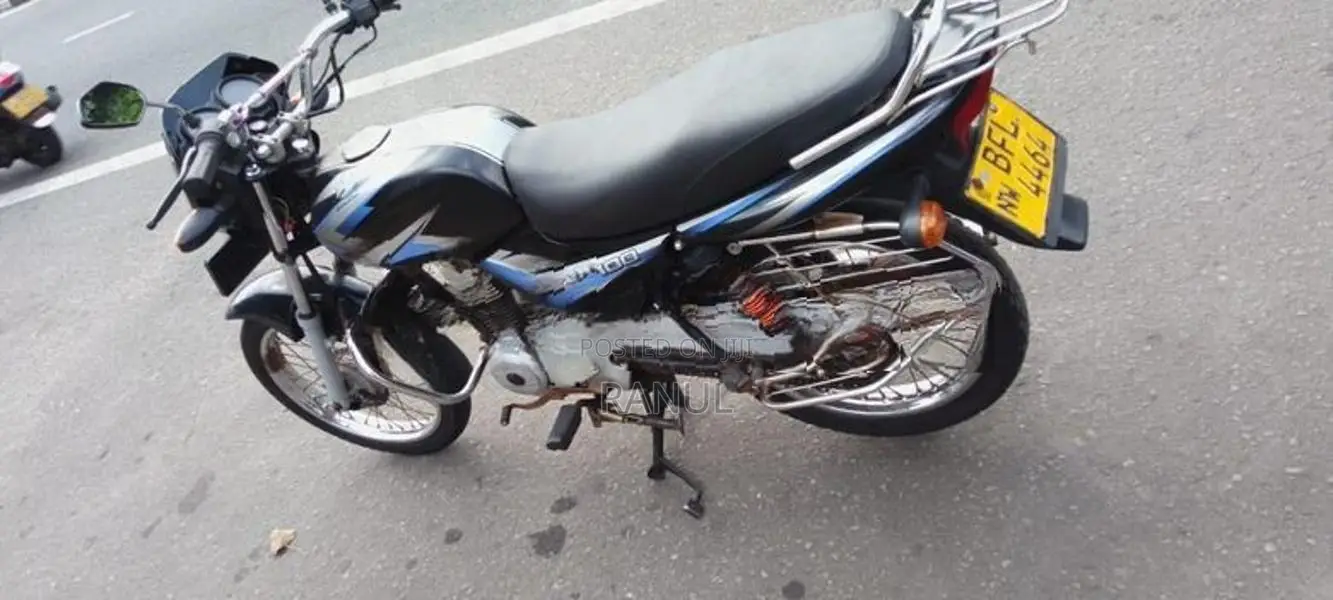 Bajaj CT100 2017