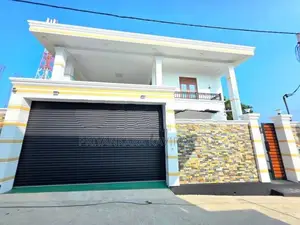 3 Storied Luxury House in Boralesgamuwa