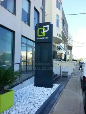 Light Box Displays & Pylon Signs
