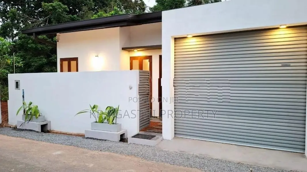 athurugiriya galwarusa road house for sale
