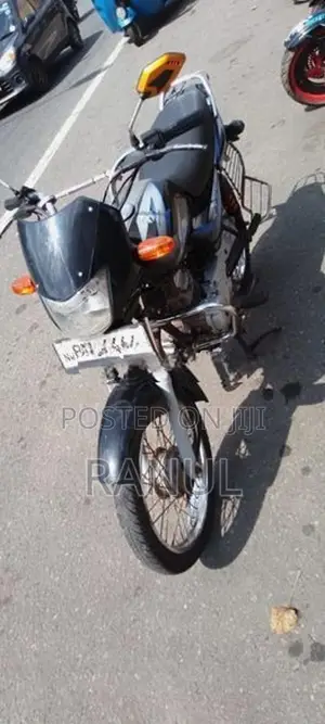 Bajaj CT100 2017