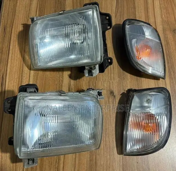 Nissan D22 Front Light Set