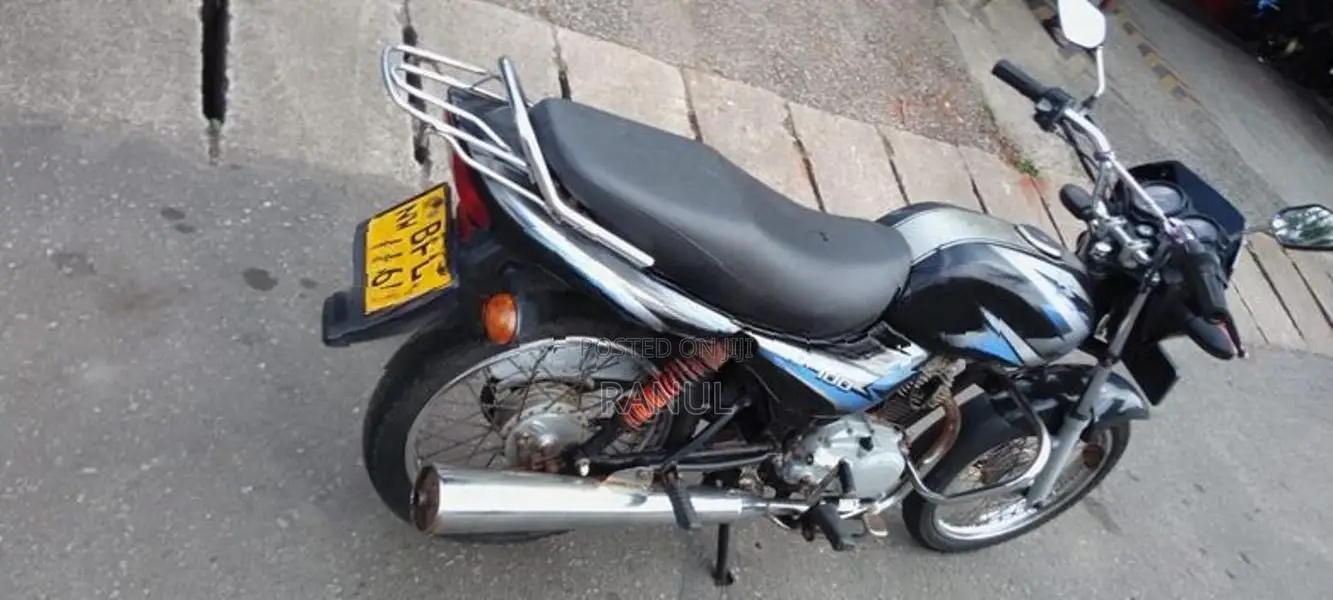 Bajaj CT100 2017