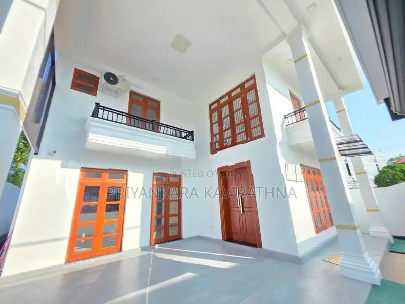 3 Storied Luxury House in Boralesgamuwa