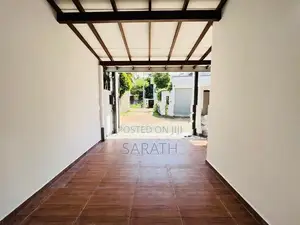 3 Bed With Brand New House In Athurugiriya