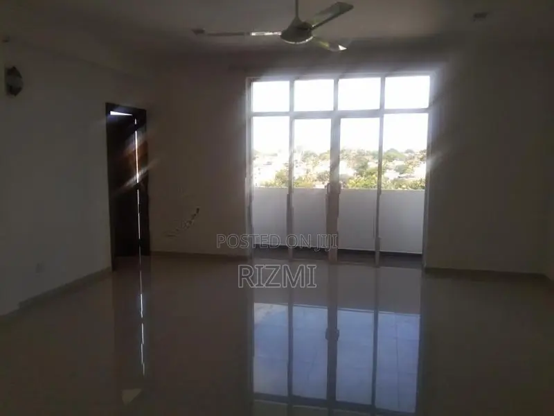 1635sq 3BR Luxury Apartment for Sale in Dehiwala Galvihara Rd