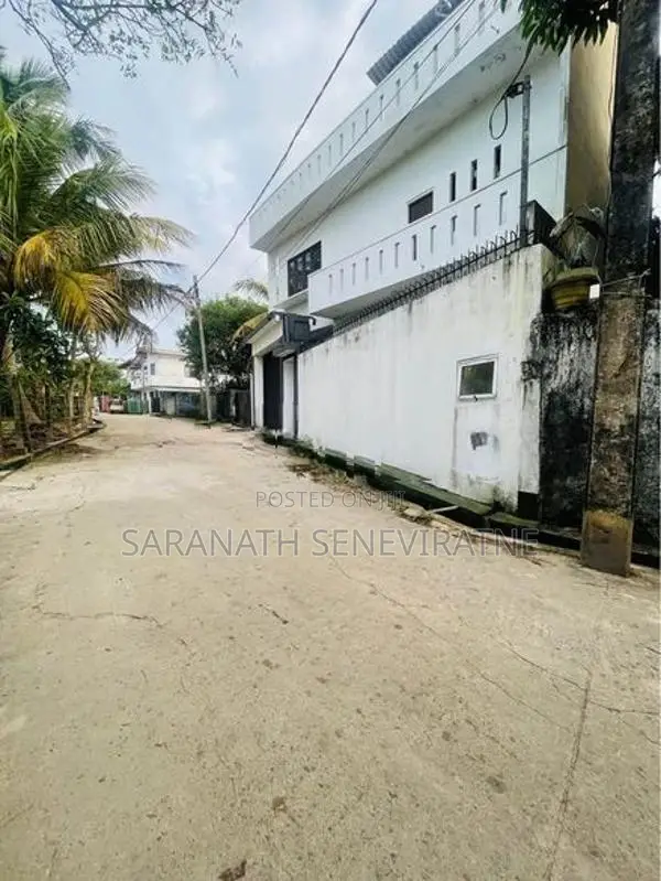 Modern 2-Story House in Ratmalana