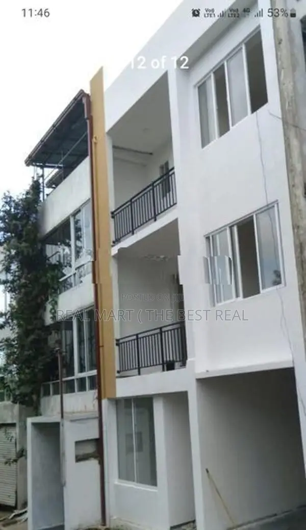Homagama : Brand new 5 A/C BR Luxury Apartment for Sale