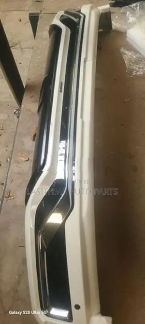 V8 2018 Front Body Kit