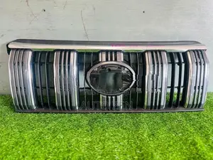 PRADO 150 SHELL/GRILL 2018 MDL
