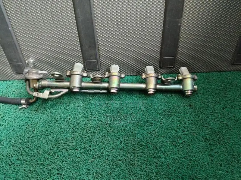 Nissan March K11 Injector Rail