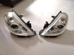 Nissan Tiida Scoop Head Light