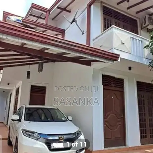 Boralesgamuwa Piliyandala Road Luxury House For sale
