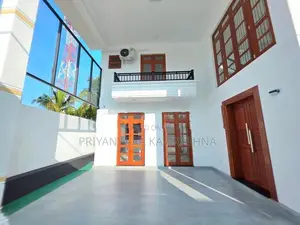 Luxury House For Sale in Boralesgamuwa