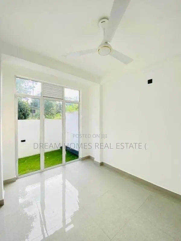 Brand New House for Sale Athurugiriya