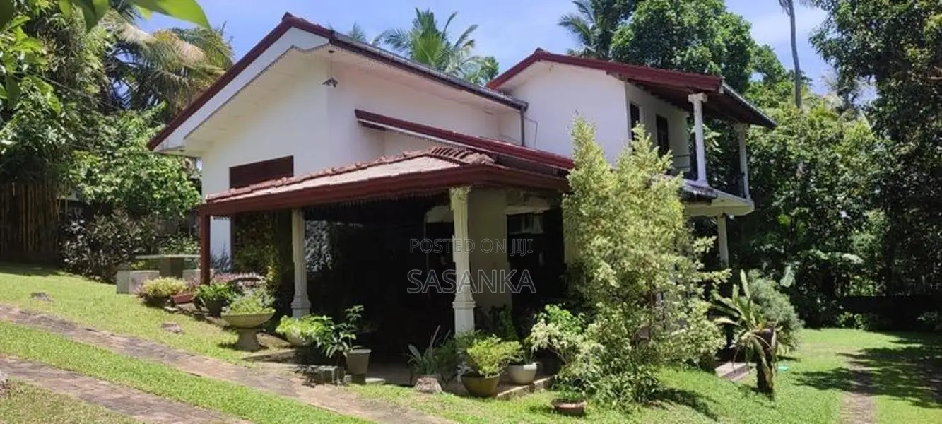 Panadura Prime Location 57 Perches Luxury House For sale
