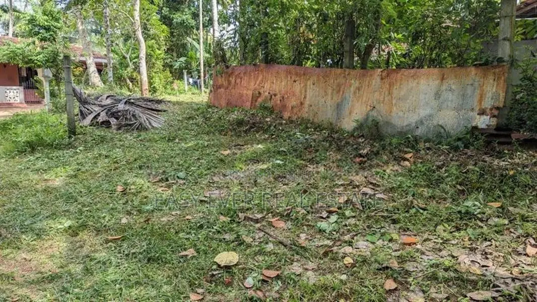 කොළඹ–නුවර පාරට ලගින් වටිනා බිම් කොටසක්