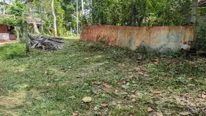 කොළඹ–නුවර පාරට ලගින් වටිනා බිම් කොටසක්