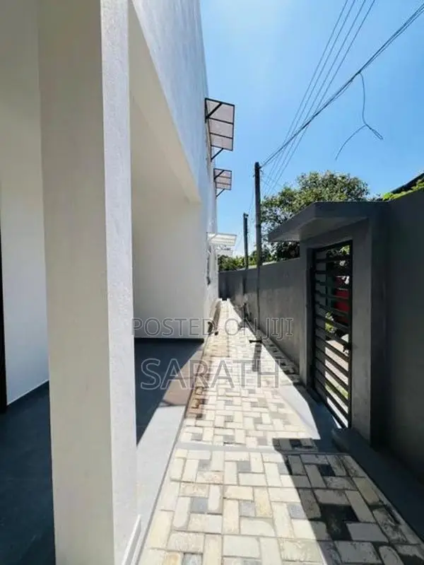 Beautiful Luxury House Sale Talawatugoda