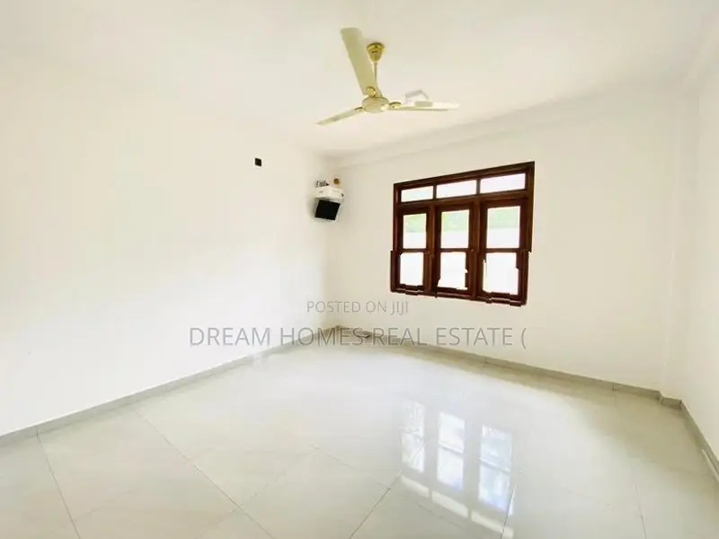 Modern 2-Storey Luxury Home in Athurugiriya