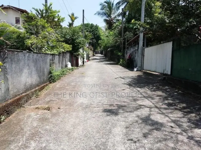 House for Sale in Thalawathugoda ( Hokandara)