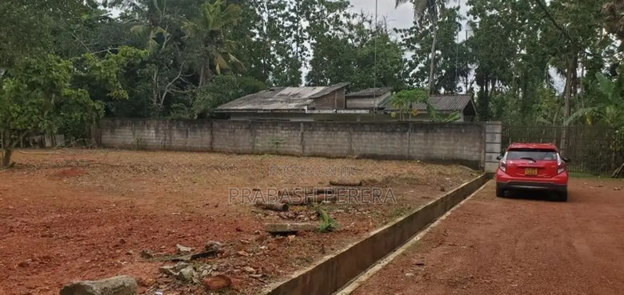 10 Perches Land for Sale in Boralesgamuwa
