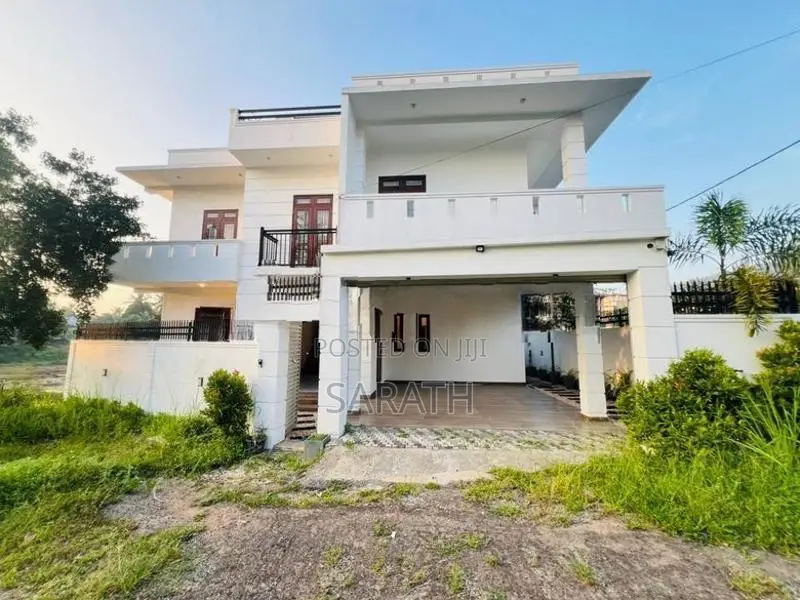 4 Bed with Luxury House sale Athurugiriya