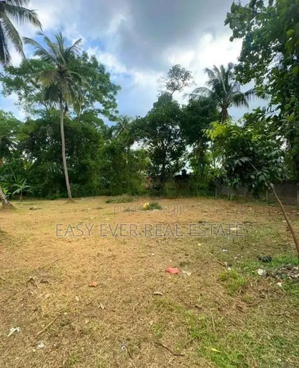 යක්කල වීදියවත්ත පර්චස්10 . තැනිතලා ඉඩමක් කොටස් වශයෙන් විකිණිමට