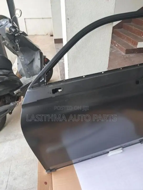 Vezel Rs 2023 Front Door Panel
