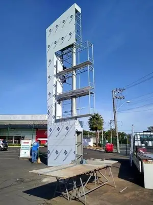 Pylon Boards - Your Brand, Elevated to New Heights