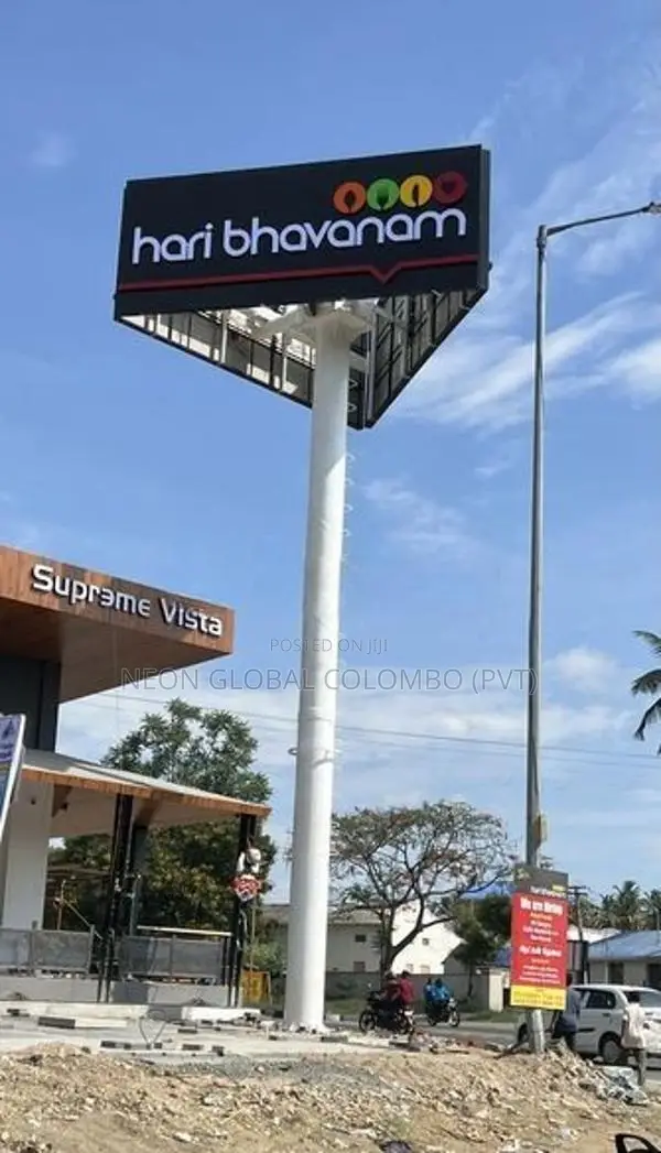 Pylon Boards - Your Brand, Elevated to New Heights
