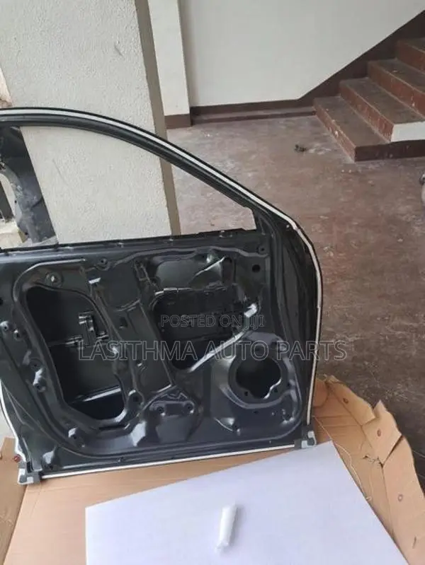 Vezel Rs 2023 Front Door Panel