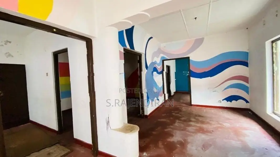 single House for sale in Wellawatta Landsite