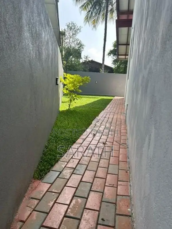 Strong Structure Brand New House Sale Athurugiriya