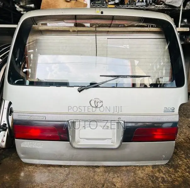HIACE FIT GLASS OLD MODEL DICKEY (CENTRE LOCK)