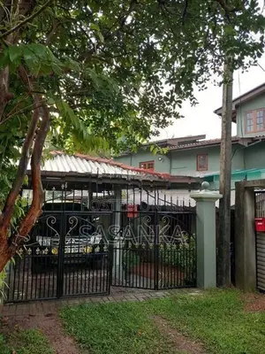 Pannipitiya Luxury Three Story House For sale
