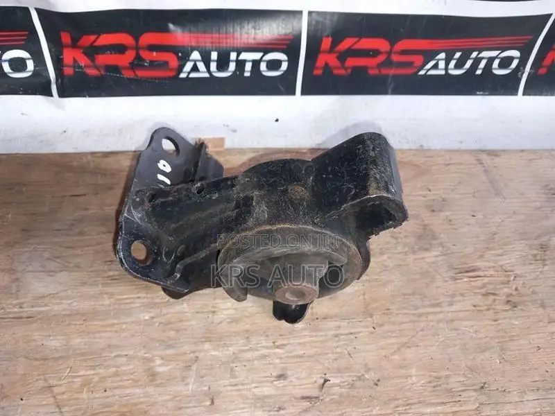 Toyota corolla AE 110 Mount