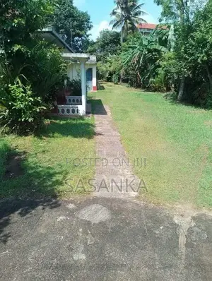 Moratuwa Katubedda Road 35Perches Land with House For sale